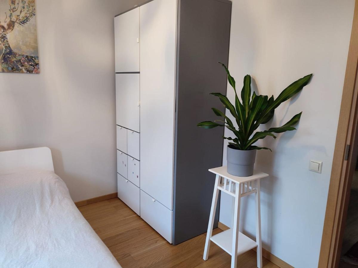 Cozy 2-Bedrooms Apartment In A New Complex Near The Airport And The Center Riga Esterno foto